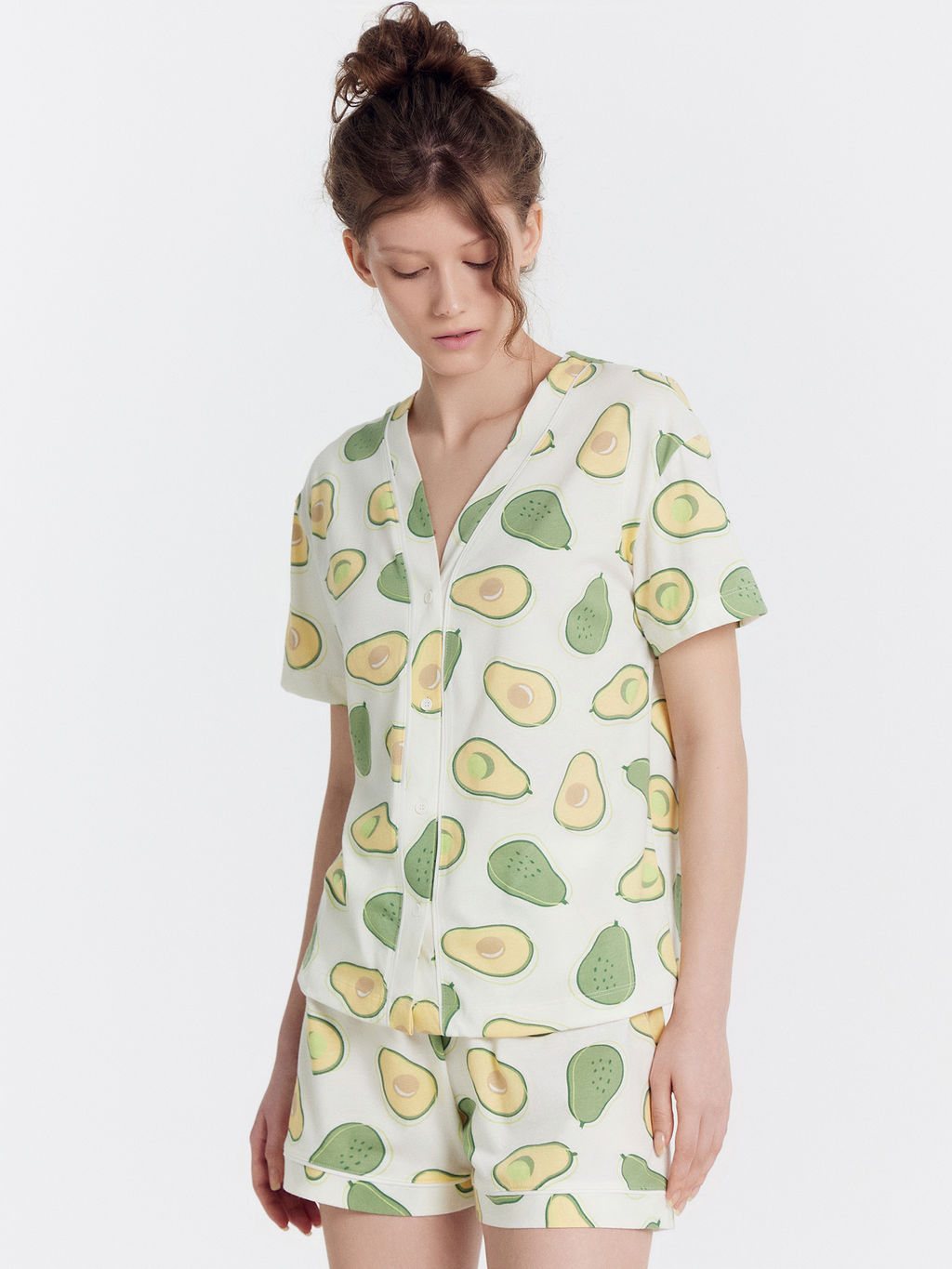 Комплект женский (жакет, шорты) молочно-бежевый с авокадо авокадо на св.молочном1 592348 - Mark formelle фото 3