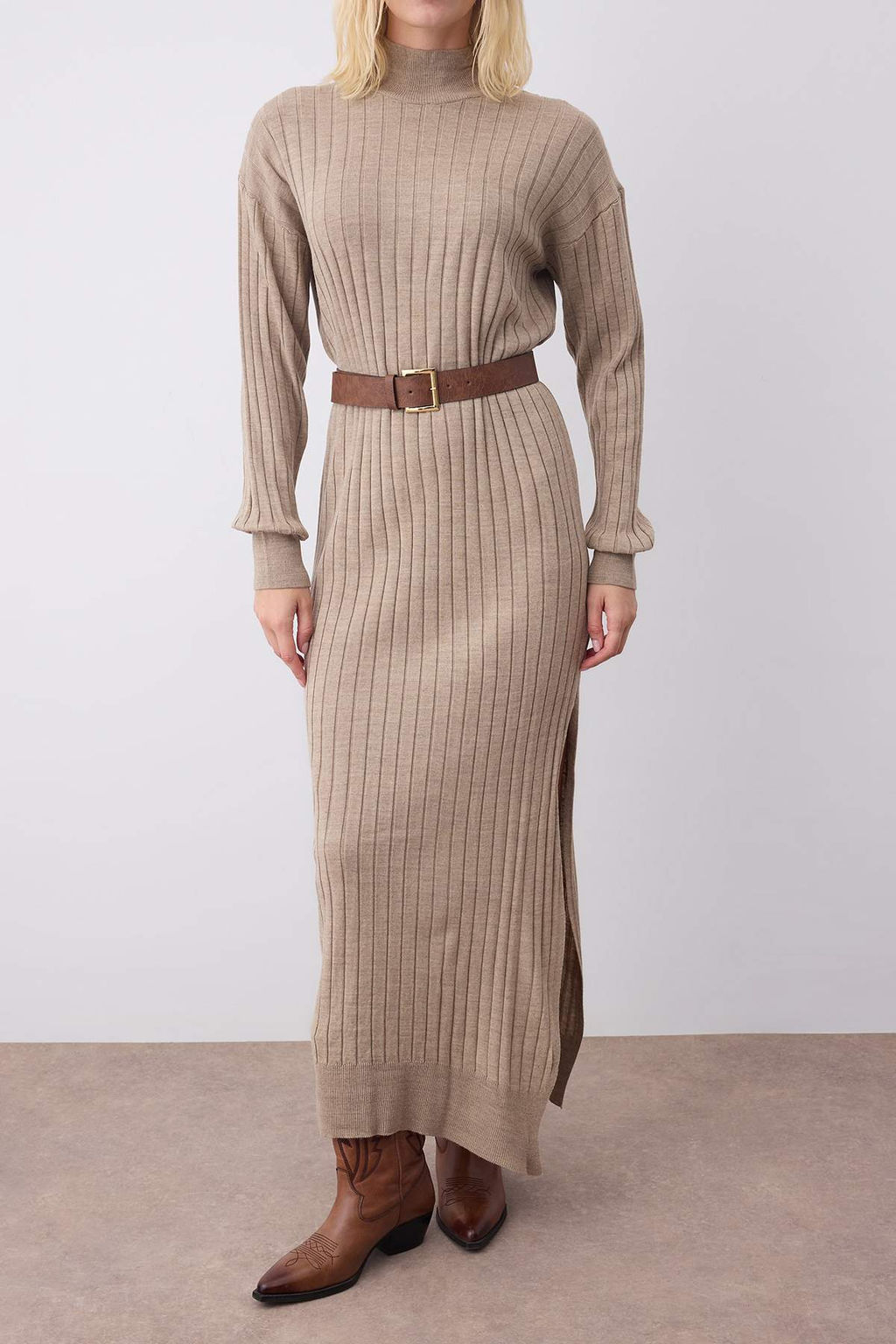 Siyah Duz Midi Y?rtmac Detayl? Kemerli Triko Uzun Elbise TWOAW26EL00098 - Trendyolmilla фото 7