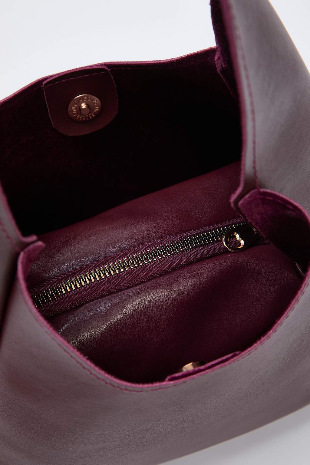 Bordo Yavrulu Oval Kad?n Orta Boy Omuz Canta TAKAW25OC00007