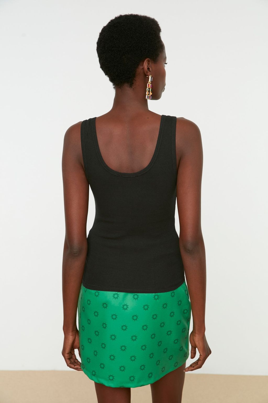 Siyah Fitted/Vucuda Oturan Havuz Yaka Fitilli Esnek Orme Atlet TWOSS22AL0042