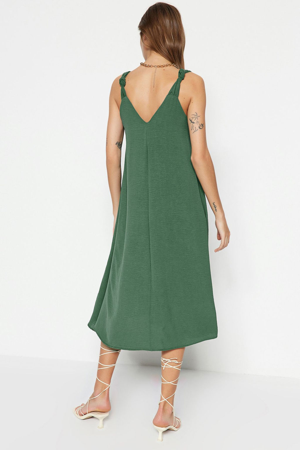 TRENDYOLMILLA Yesil Rahat Kesim V Yaka Midi Dokuma Elbise TWOSS23EL00882 фото 6