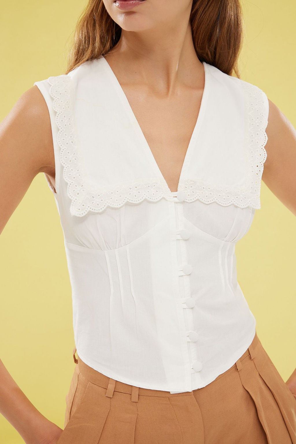 TRENDYOLMILLA Beyaz Fitted Bebe Yaka Crop Dokuma Gomlek TWOSS25GO00058  фото 3
