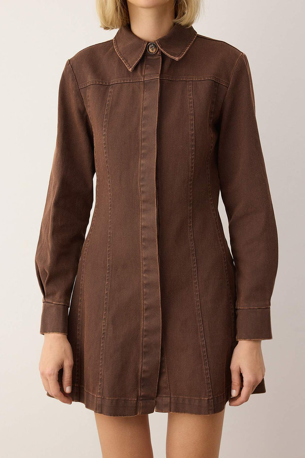 EXCLUSIVE Ozel Koleksiyon Kahverengi Mumlu Gabardin A-Line K?sa / Mini Dokuma Elbise TWOAW26EL00292 - Trendyolmilla фото 4