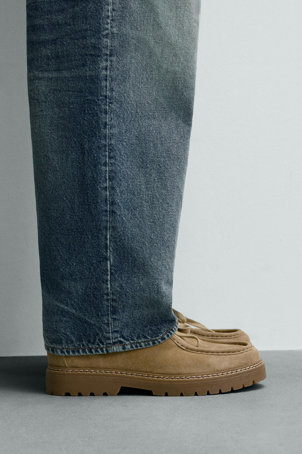 LEATHER MOC TOE SHOES