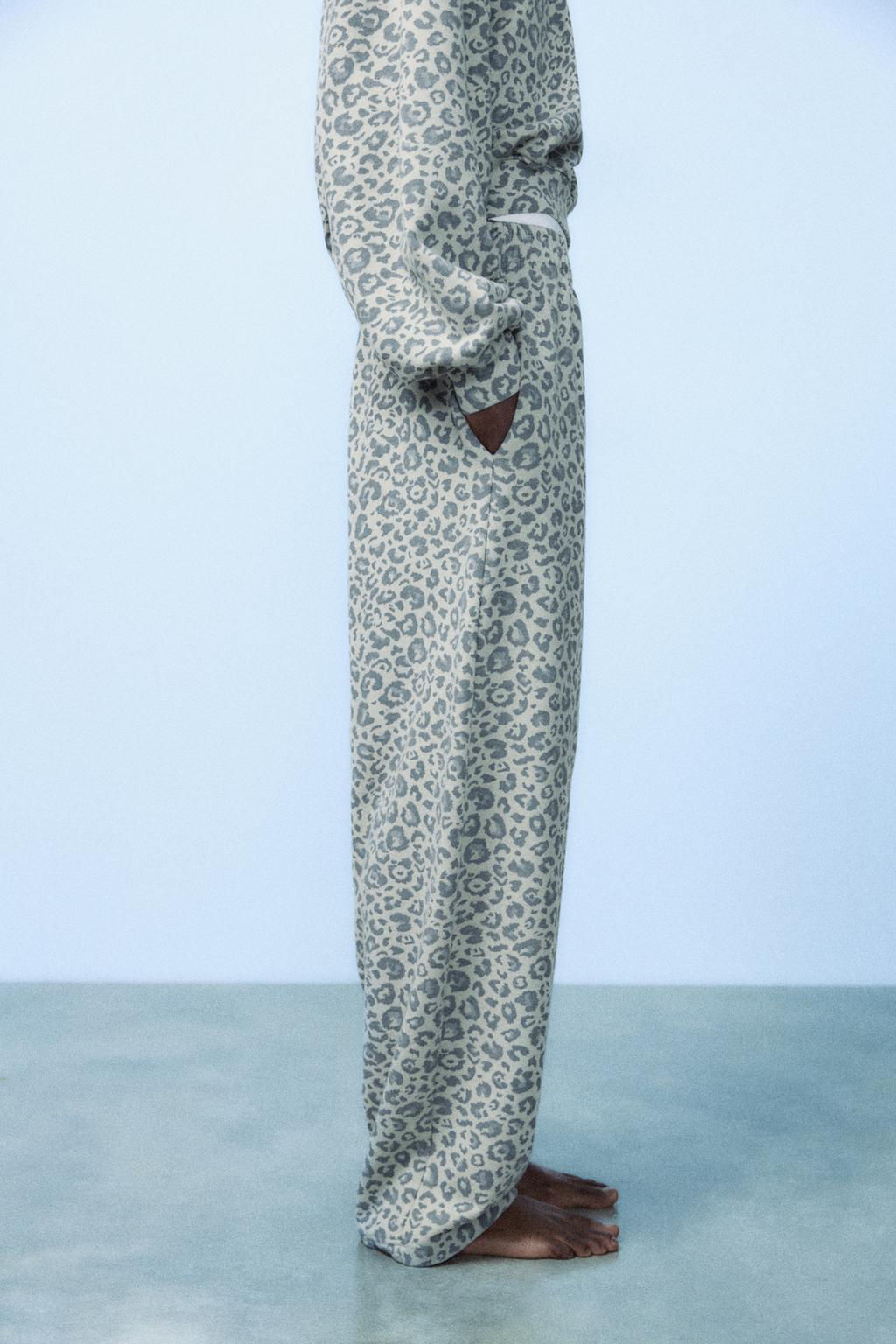 WASHED-EFFECT ANIMAL PRINT TROUSERS - Zara фото 4