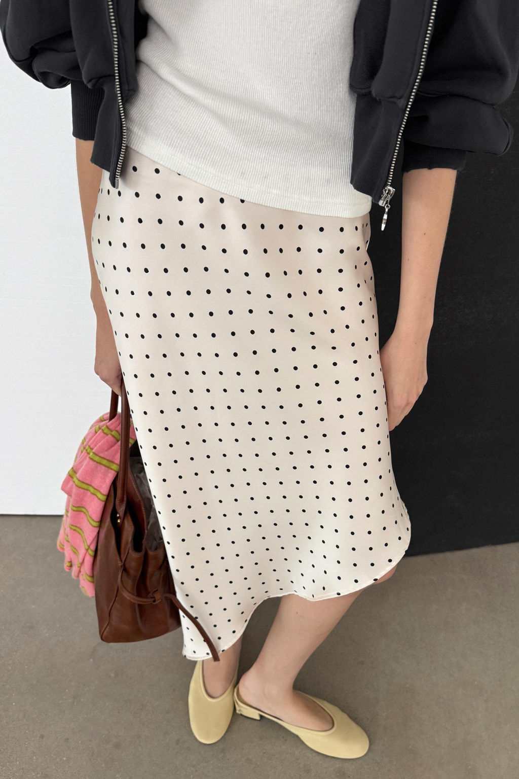 ASYMMETRIC POLKA DOT SATIN SKIRT - Zara фото 7