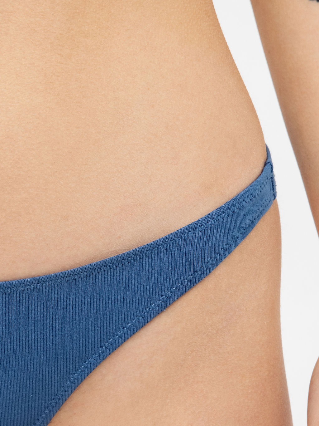 Трусы женские бразилиана мультипак (3 шт.) в синем цвете вечерние сумерки 412555-3 - Mark formelle фото 4