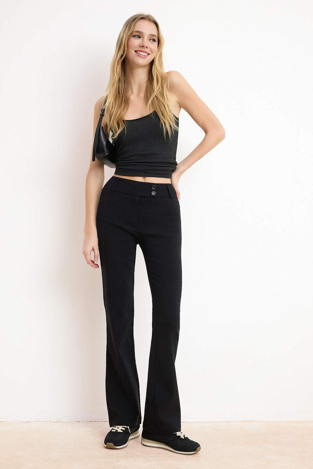 Siyah Bengalin Esnek Kumas Flare Dusuk Bel Pantolon TWOSS26PL00006 - Trendyolmilla фото 3