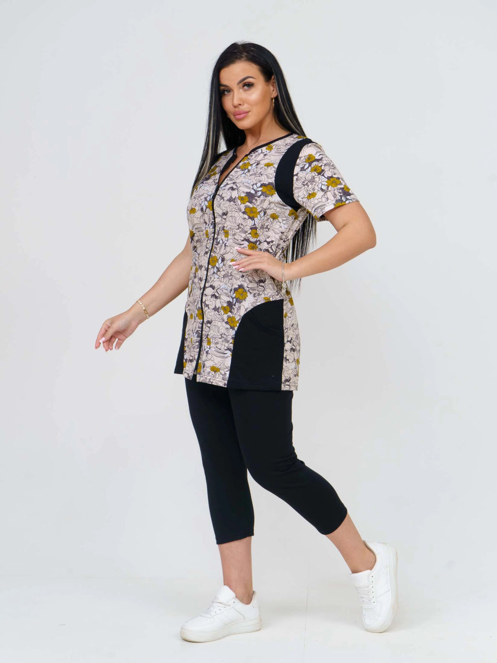 Костюм женский, цвет бежевый