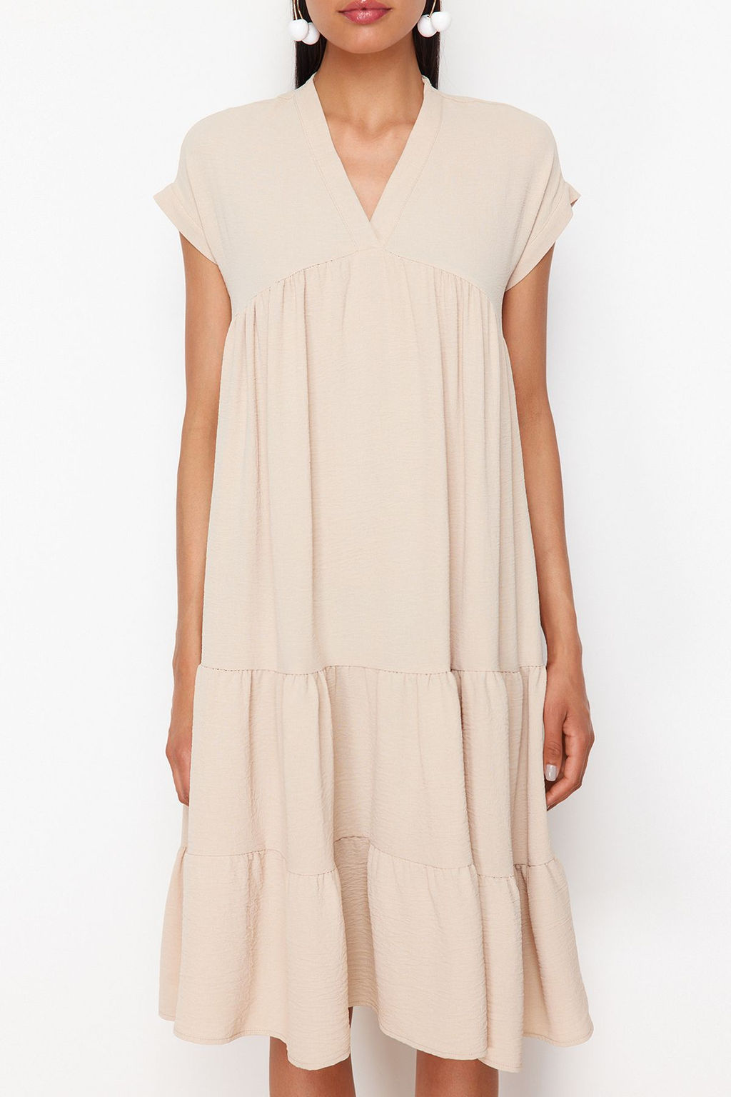 Tas Duz Genis Kesim V Yaka Etegi Volanl? Aerobin Dokuma ElbiseTWOSS24EL01031