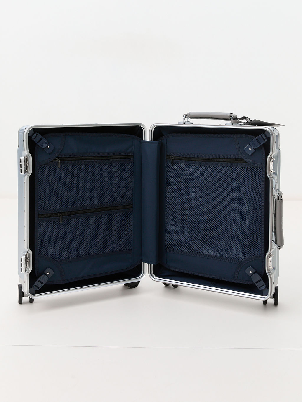 Чемодан MAISON DAVID Артикул 4197731, светло-серый  фото 6