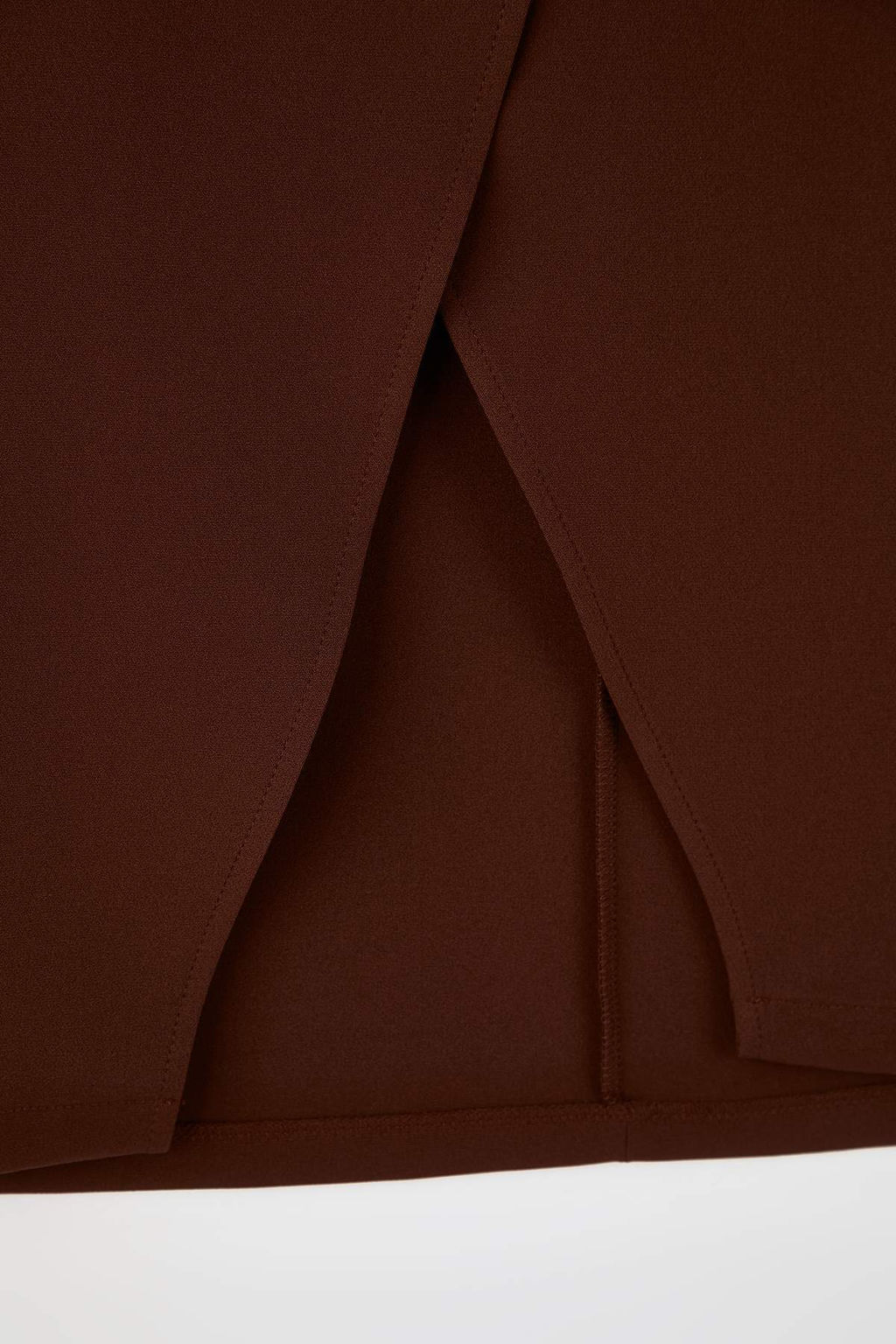 Koyu Kahverengi Aksesuar Detayl? Kruvaze Y?rtmacl? Midi Dokuma Etek TWOAW26ET00080