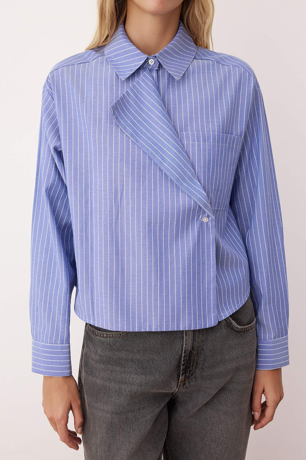 Mavi-Cok Renkli Ceket Yaka Oversize Cizgili Dokuma Gomlek TWOAW26GO00020