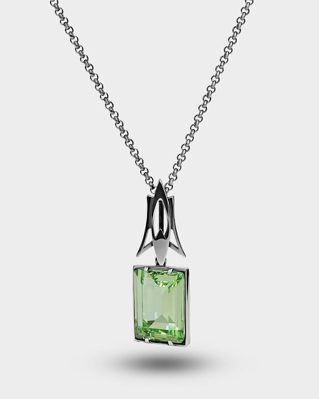 Кулон на цепочке "Бонапарт "