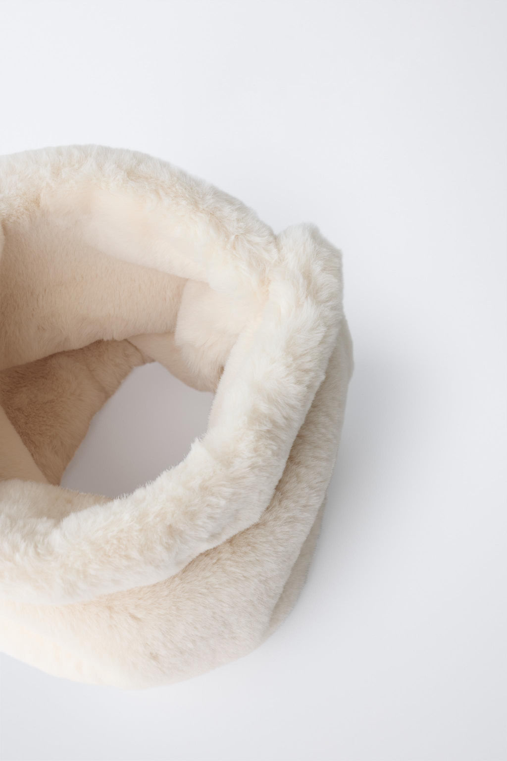 FAUX FUR COLLAR - Zara фото 2