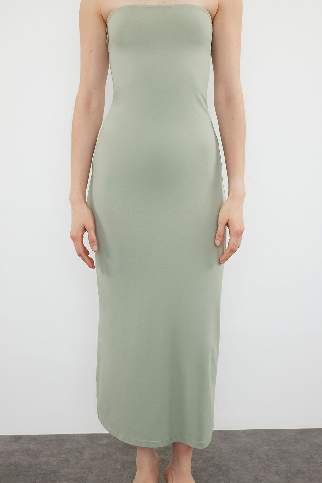 Yesil Duz Poliamid Straplez Esnek Vucuda Oturan Maxi Kalem Elbise TWOSS24EL00991 - Trendyolmilla фото 3