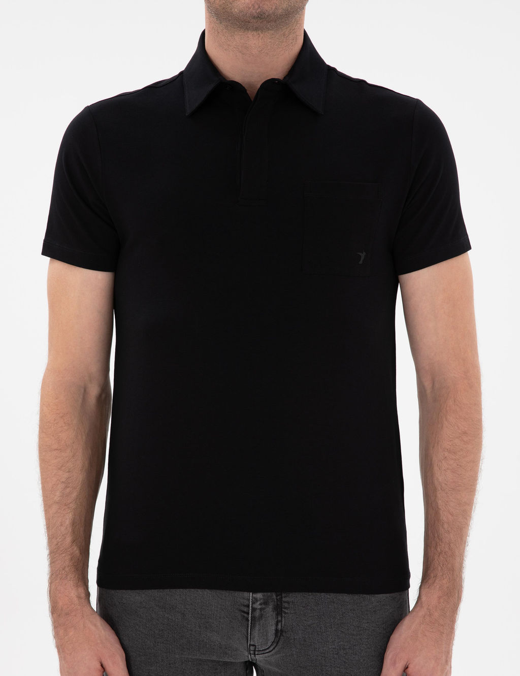 Черная стройная мата - Cacharel фото 6