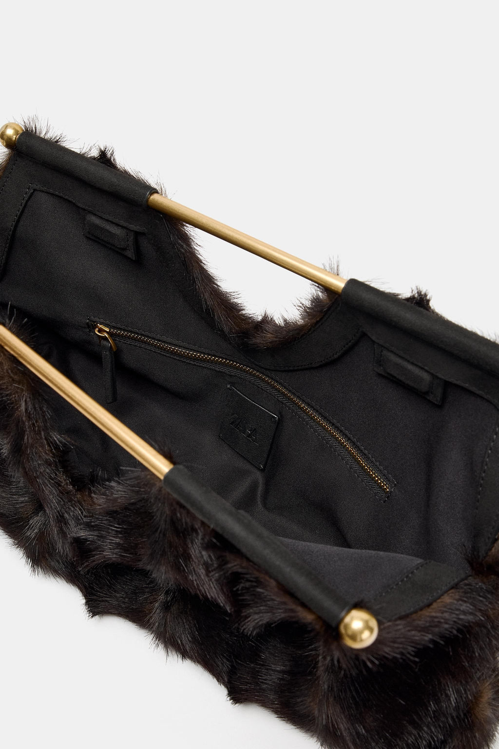 FAUX FUR CLUTCH BAG - Zara фото 6