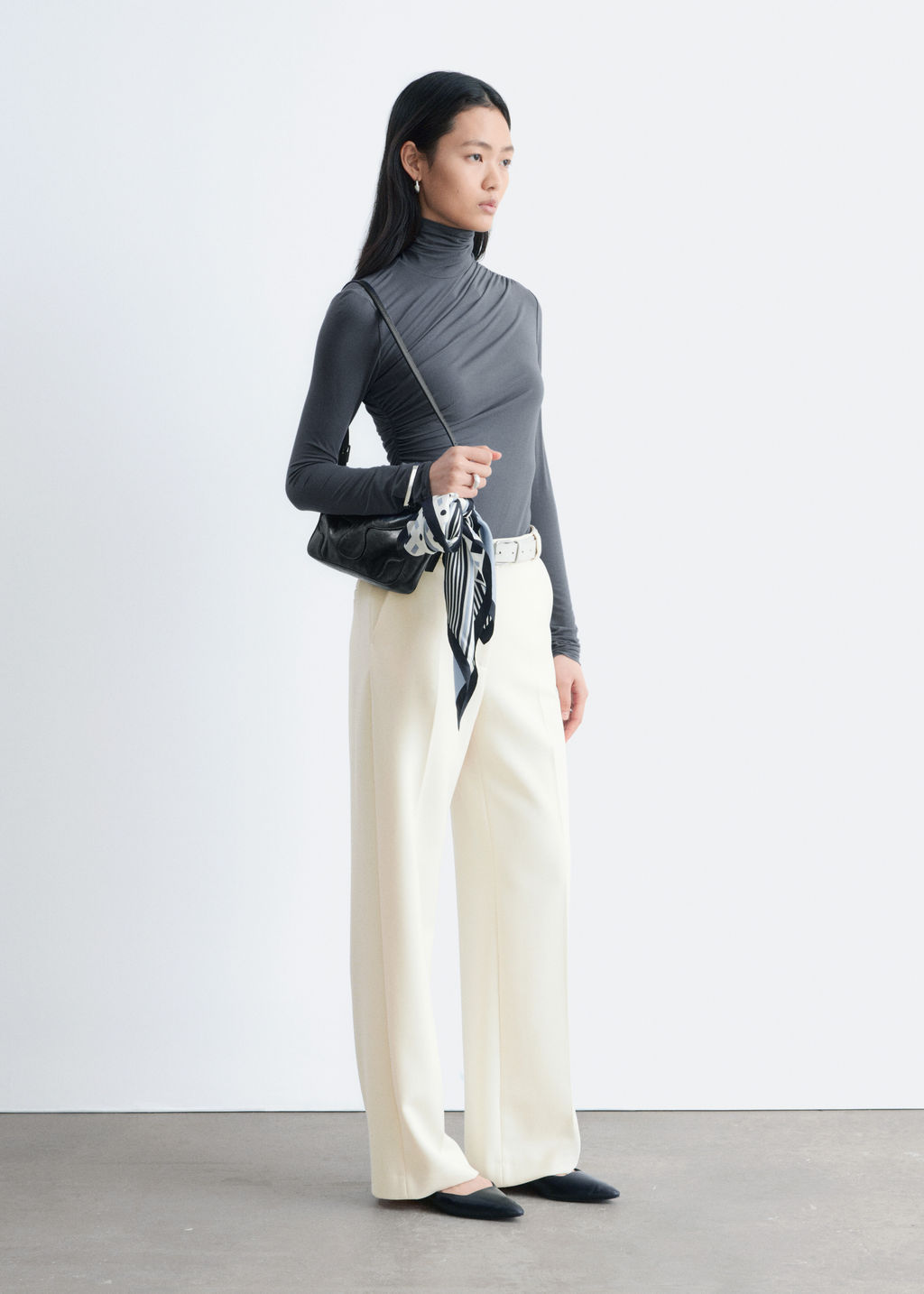 Pantalones rectos con pliegues marcados - H&m фото 11