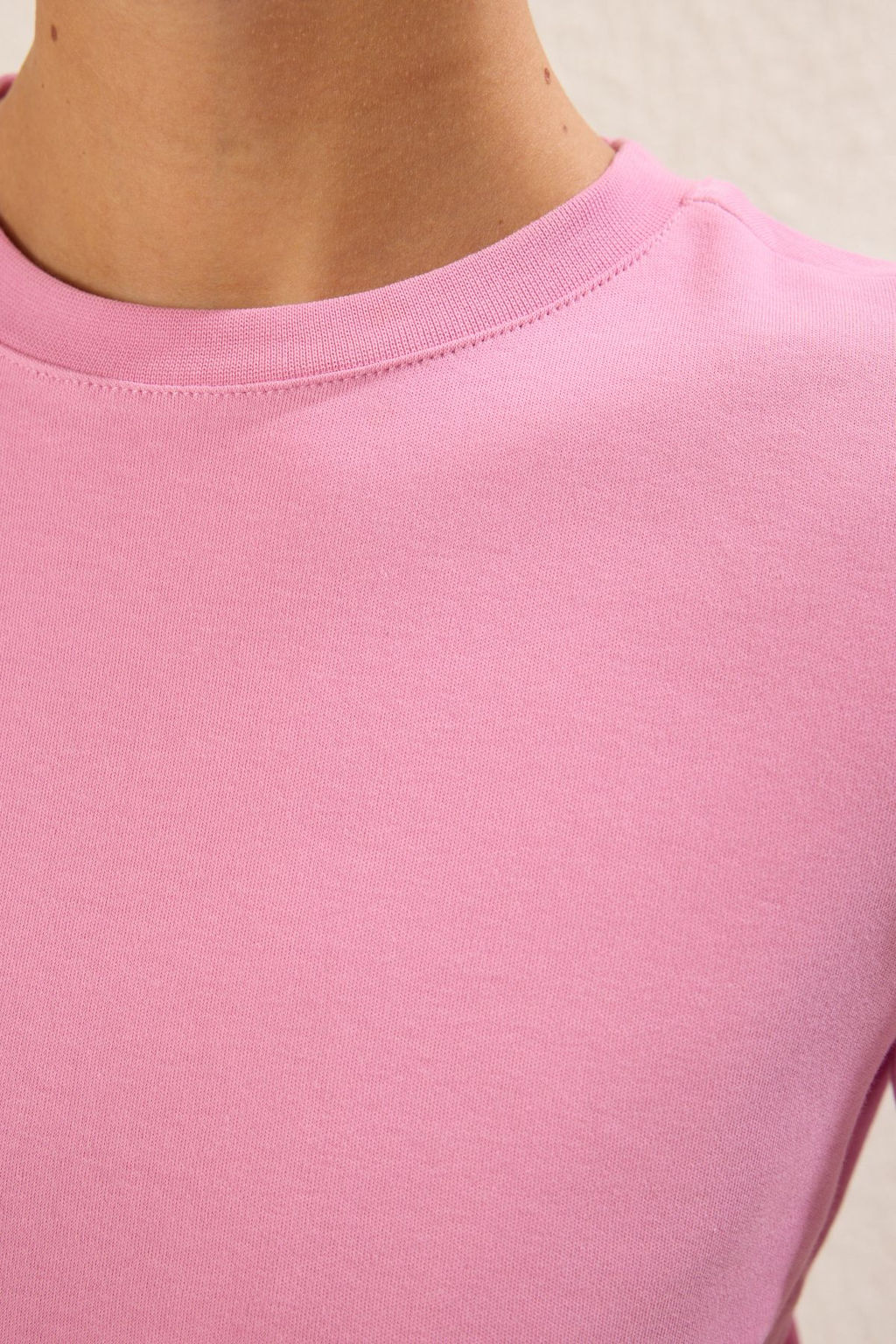 TRENDYOLMILLA Ekru Tok Kumasl? Bisiklet Yaka K?sa Kol Regular/Normal Kesim Orme T-Shirt TWOSS25TS00002 фото 4