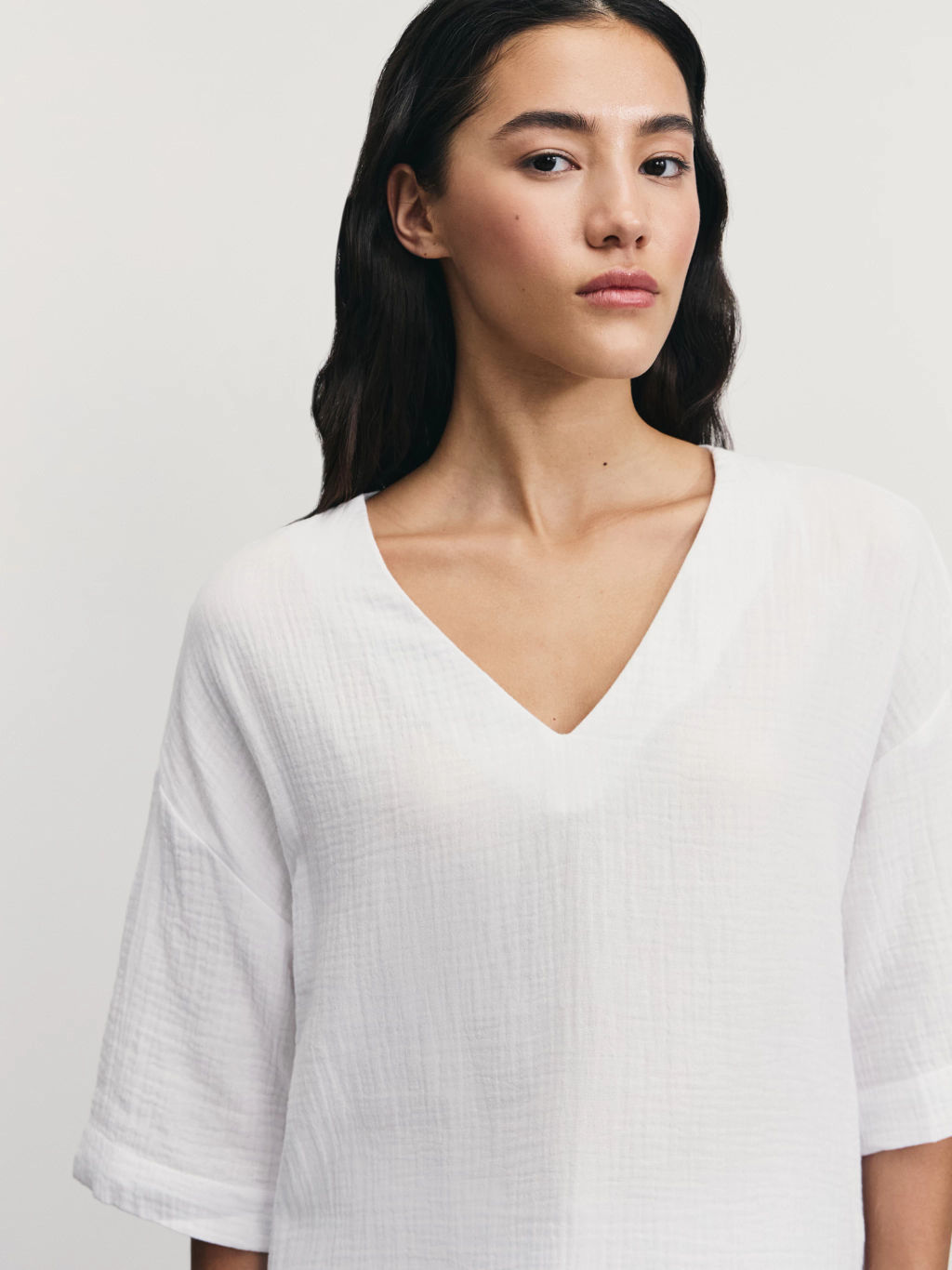 Рубашка из муслина с V-образным вырезом / Zarina  фото 7