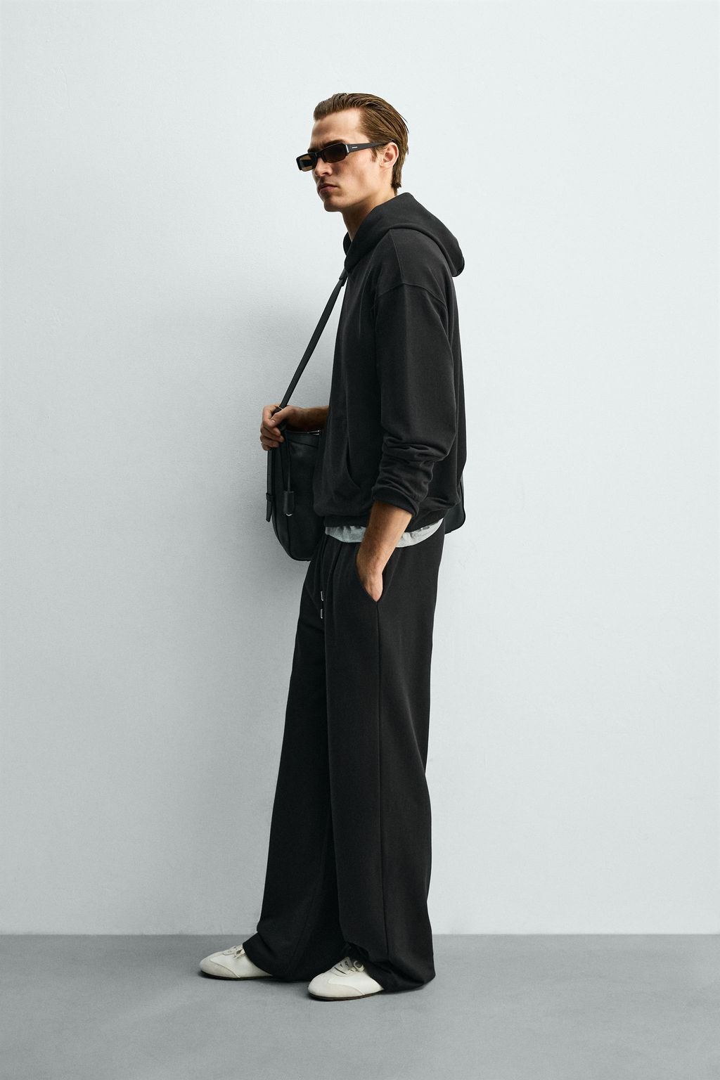 SUDADERA CAPUCHA SOFT / Negro - Zara фото 4