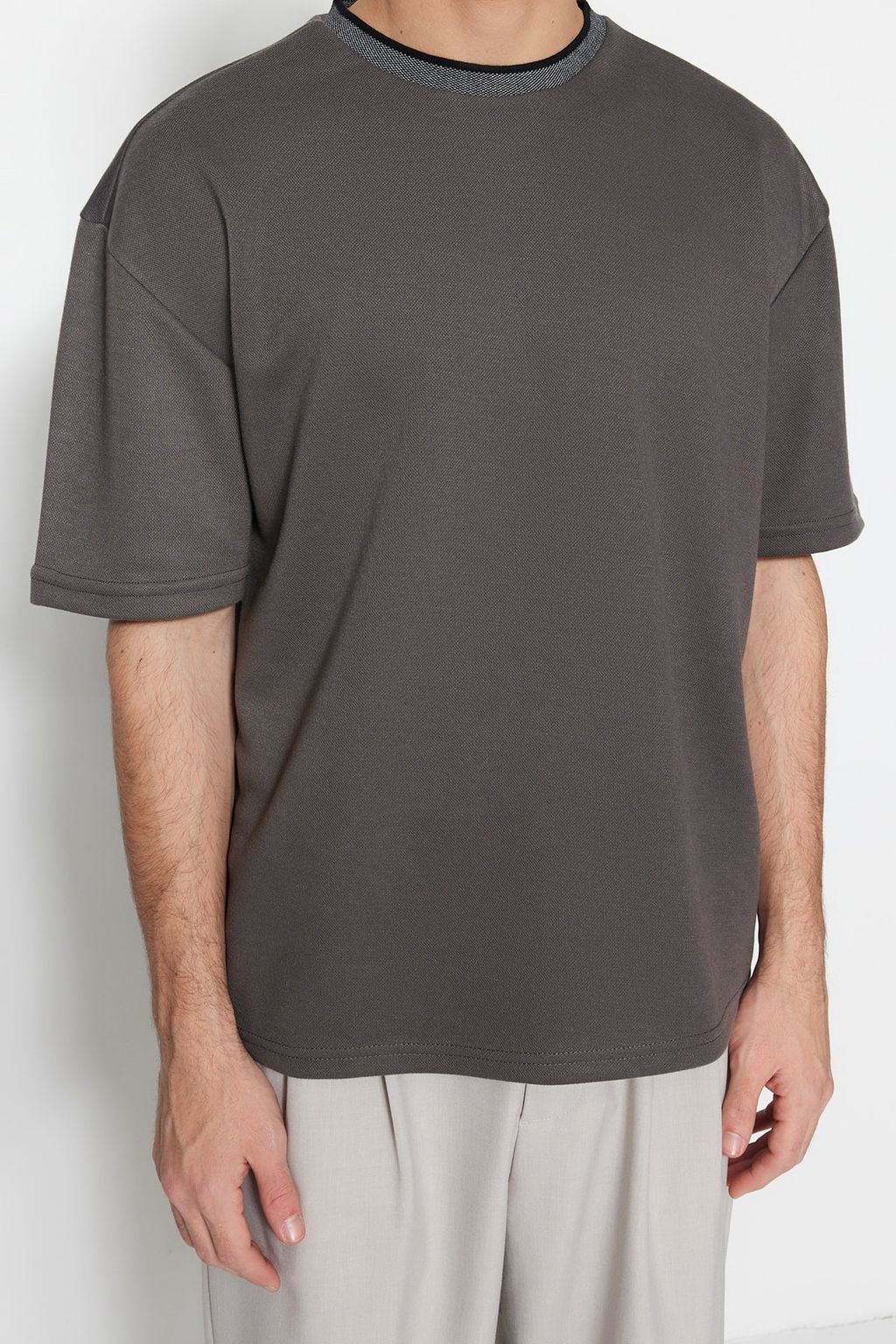 TRENDYOL MAN Premium Tas Oversize/Genis Kesim Triko Bantl? Dokulu Pike T-Shirt TMNSS23TS00079 - Trendyolmilla фото 11