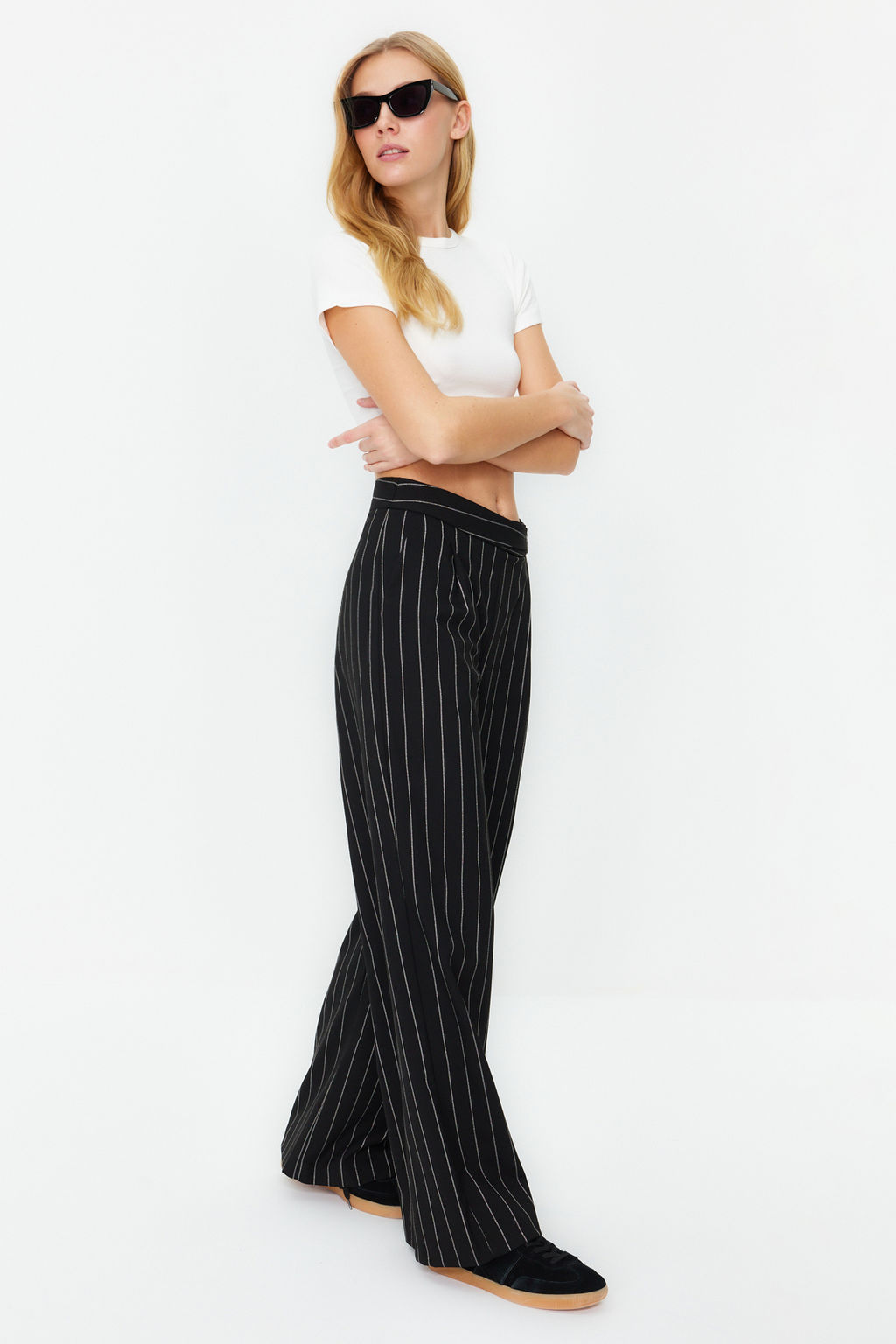Siyah Wide Leg/Genis Paca Sim Detayl? Cizgili Dokuma Pantolon TWOSS23PL00223