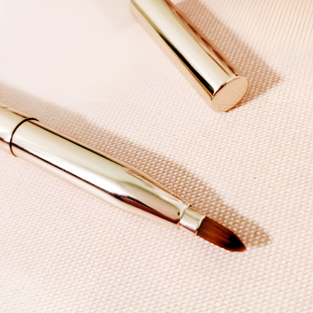 Nail Art Двусторонняя кисть для макияжа бровей и губ с колпачком, золотистый  фото 3