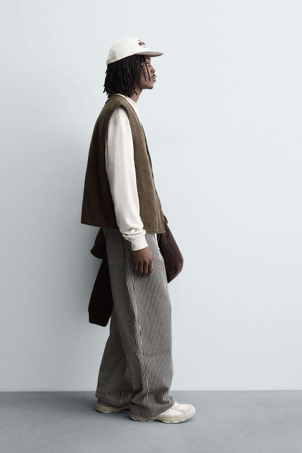 QUILTED GILET WITH TOPSTITCHING - Zara фото 4