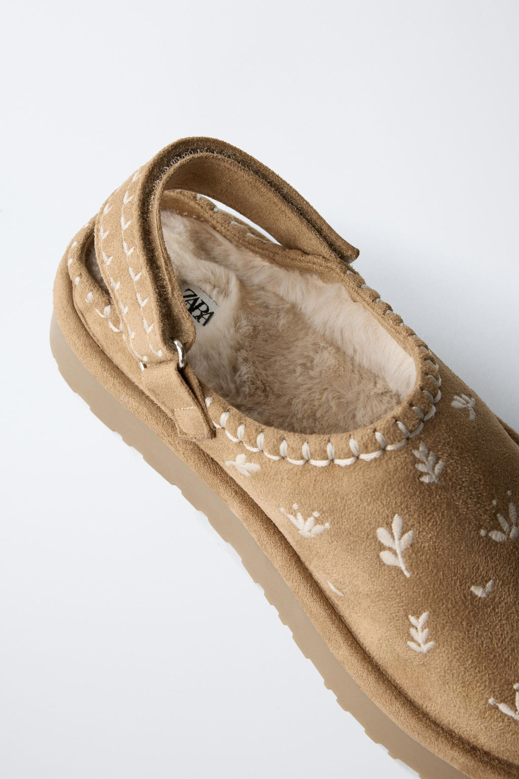EMBROIDERED SHEEPSKIN CLOGS - Zara фото 4