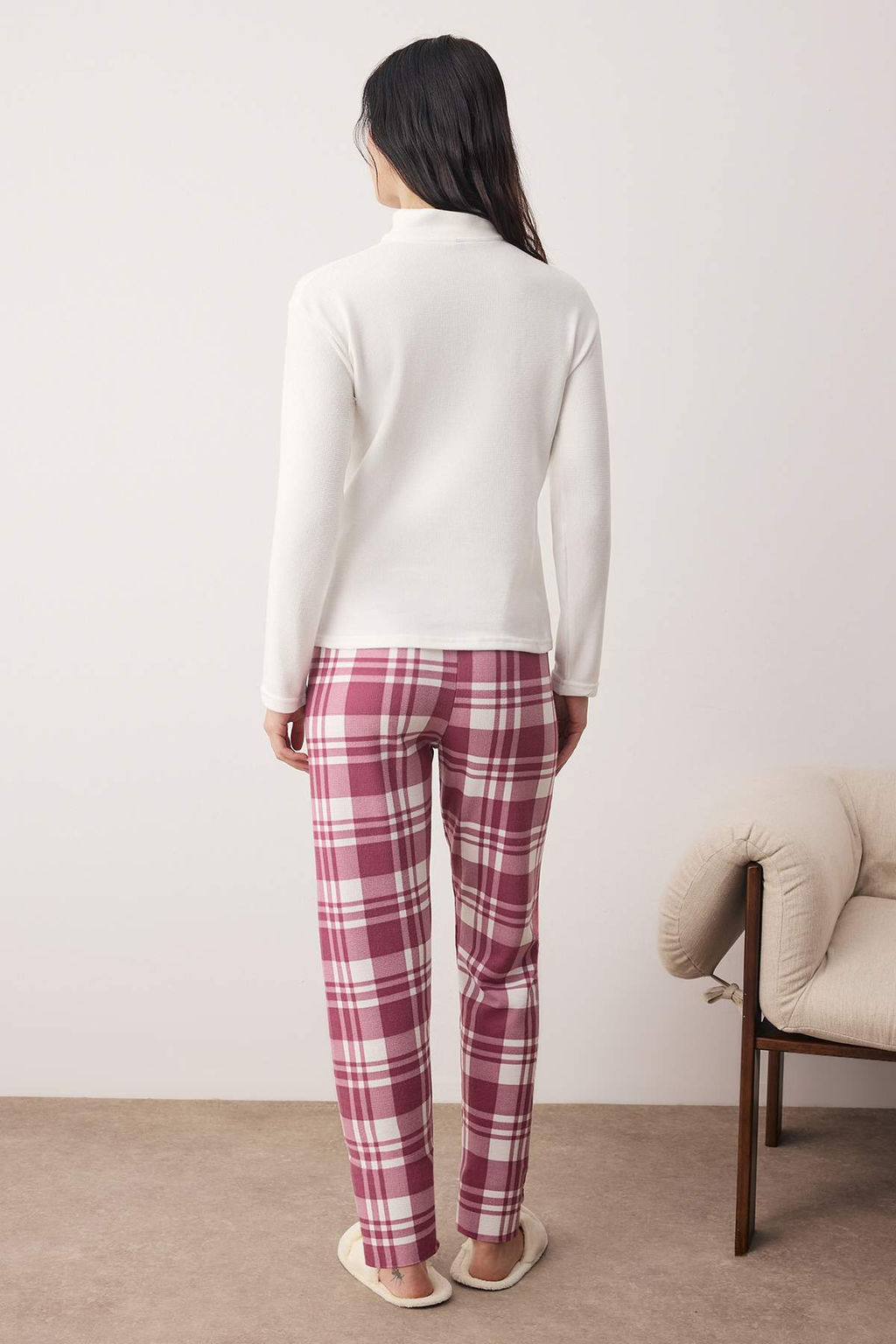 Beyaz-Bordo Fermuarl? Yumusak K?sl?k Waffle Orme Pijama Tak?m? THMAW26PT00186