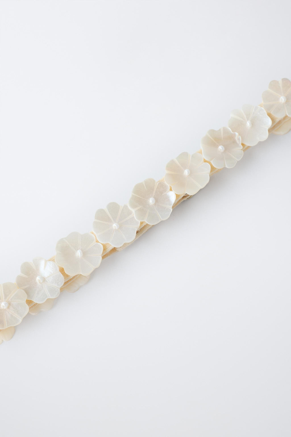 CHOKER FLORES NACARADAS / Blanco - Zara фото 4