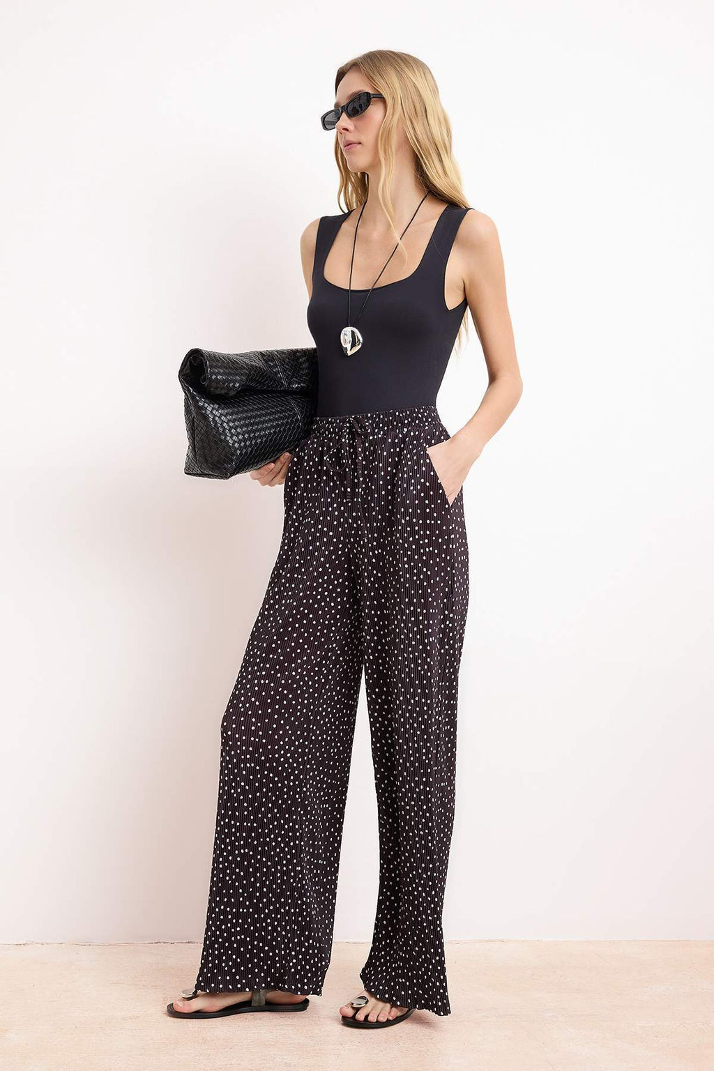 Siyah Puantiyeli Wide Leg/Genis Paca Lastikli Pilise Orme Pantolon TWOSS26PL00122 - Trendyolmilla фото 2