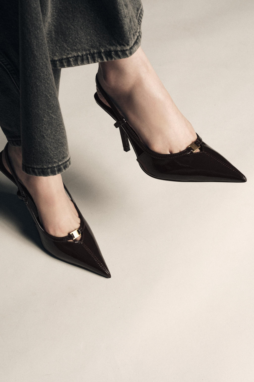 POINTED SLINGBACK SHOES