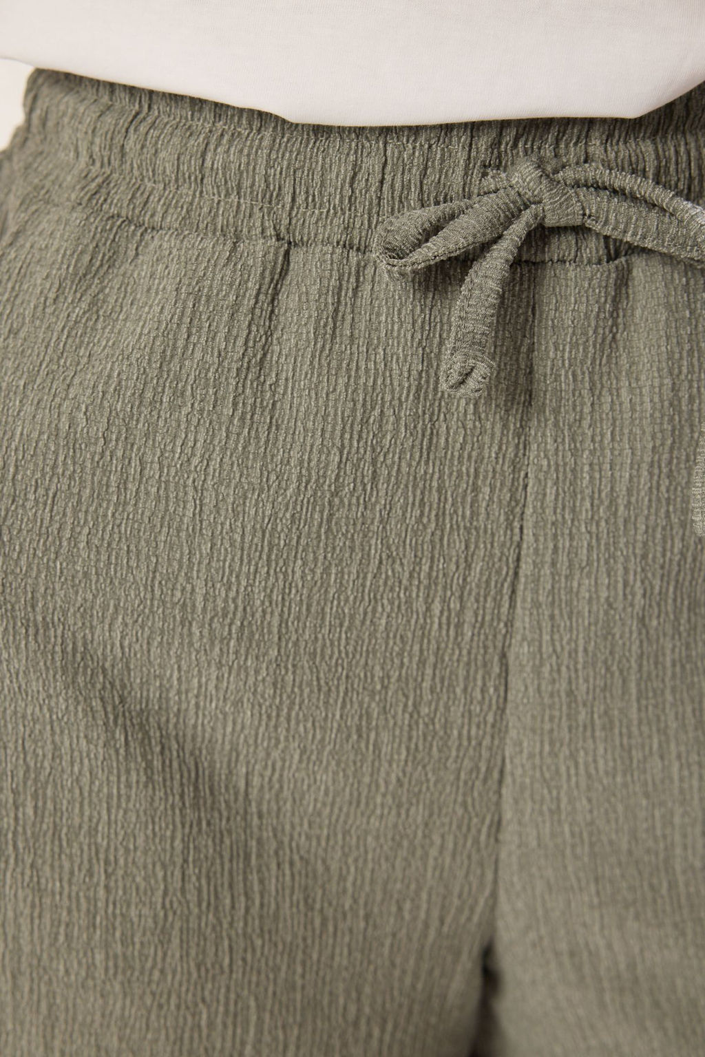 TRENDYOLMILLA Haki Dokulu Burumcuk Yuksek Bel Esnek K?sa Orme Sort & Bermuda TWOSS25SR00031 фото 4