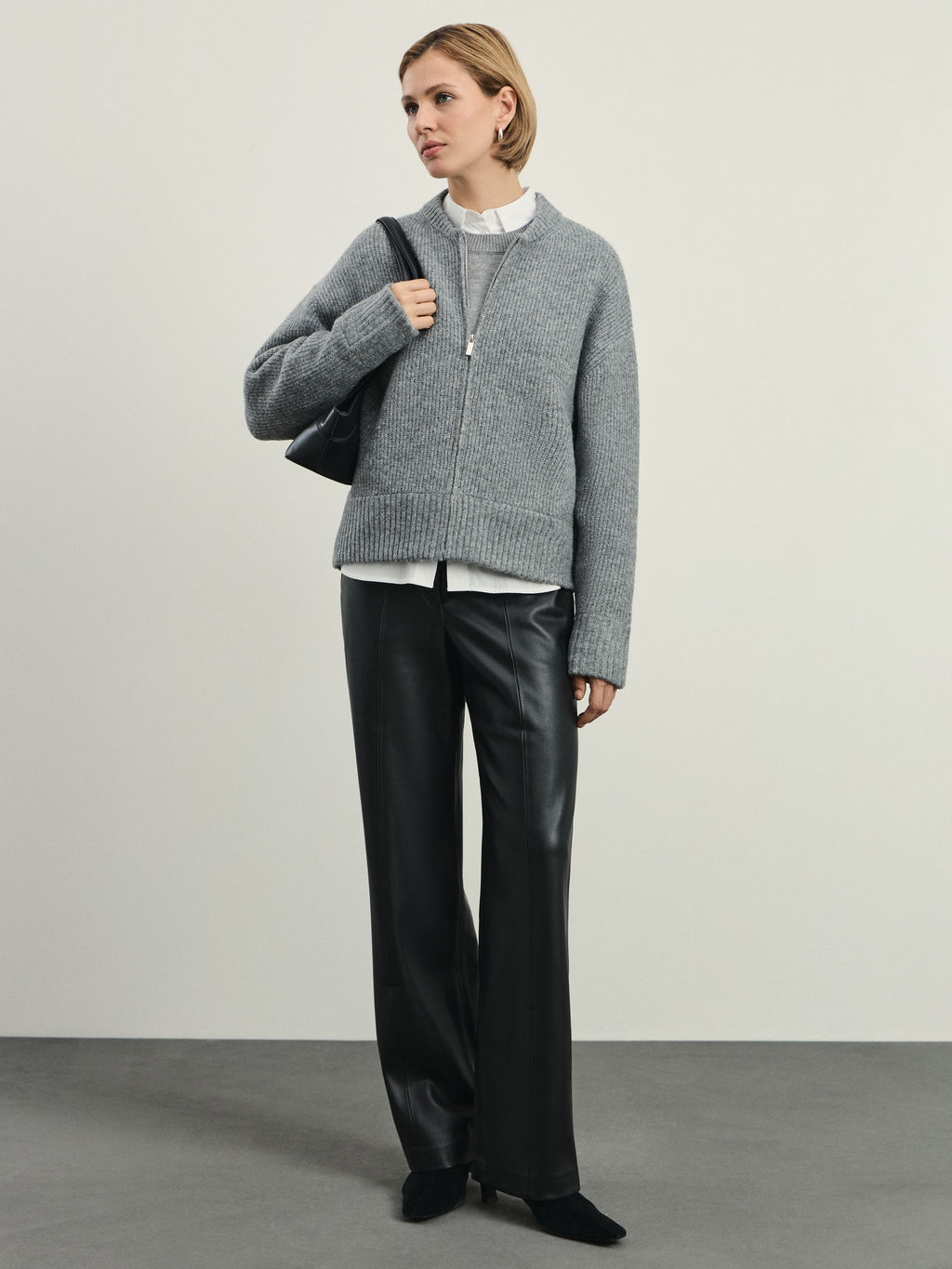 Брюки из искусственной кожи прямого кроя / Zarina  фото 6