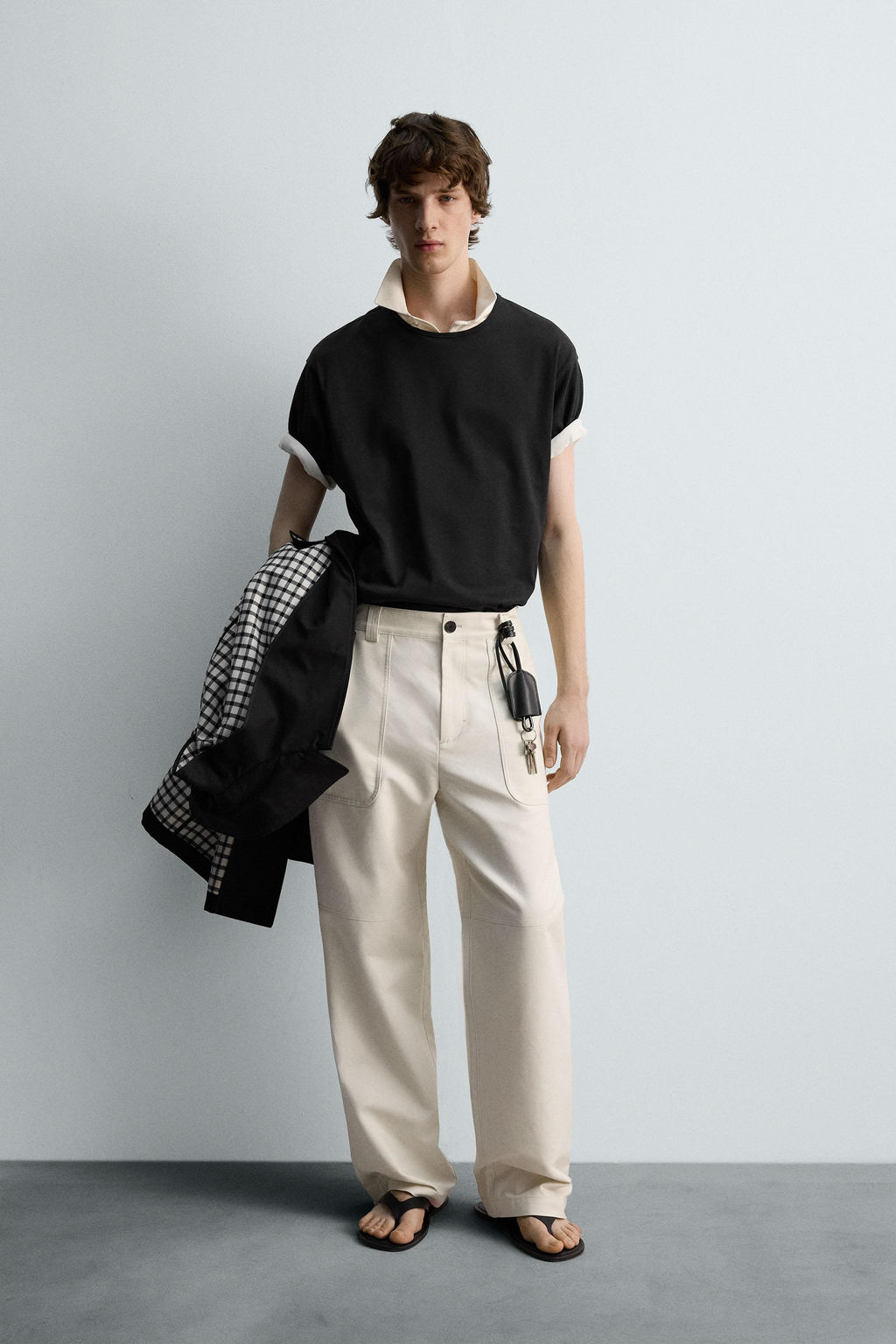 REGULAR FIT TROUSERS WITH POCKETS