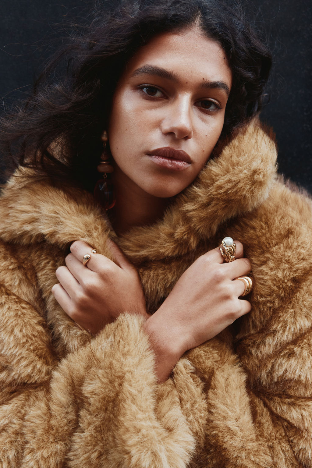 Chaqueta cropped efecto pelo - H&m фото 9