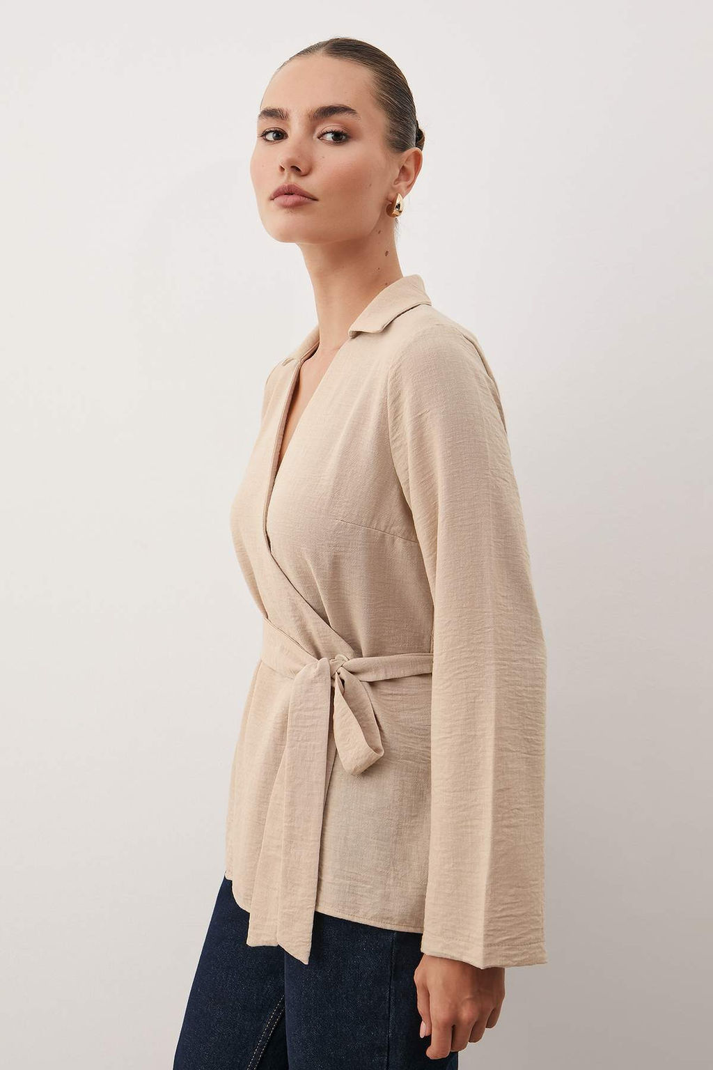 Gri V Yaka Kruvaze Baglama Detayl? Dokuma Bluz TWOSS24BZ00371