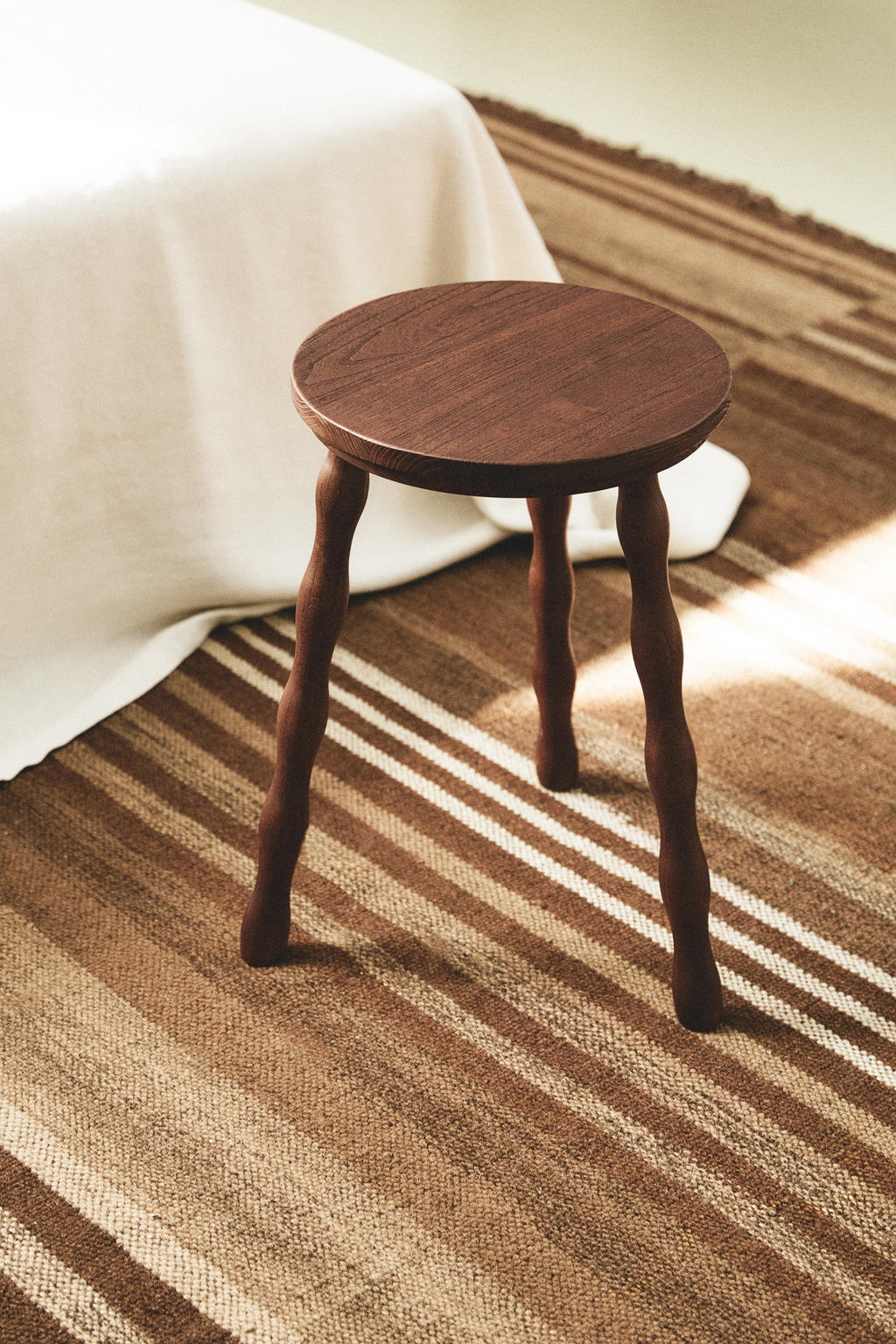 ELM WOOD STOOL - Zara фото 6