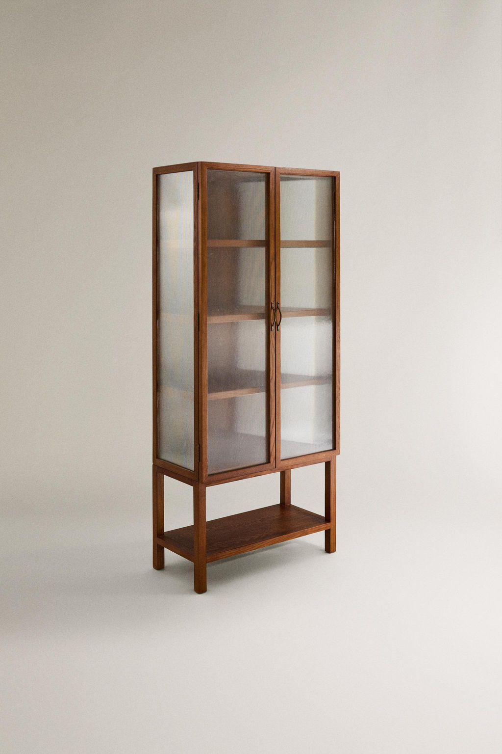 ASH WOOD SIDEBOARD WITH GLASS DOORS - Zara фото 2
