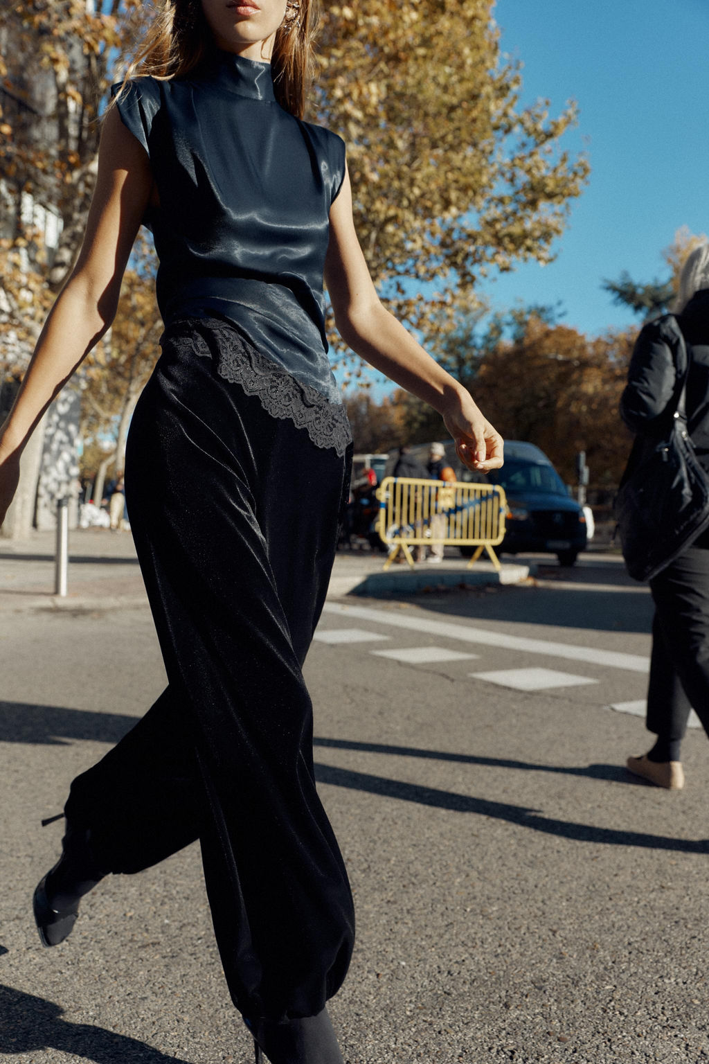 VELVET BALLOON TROUSERS - Zara фото 6