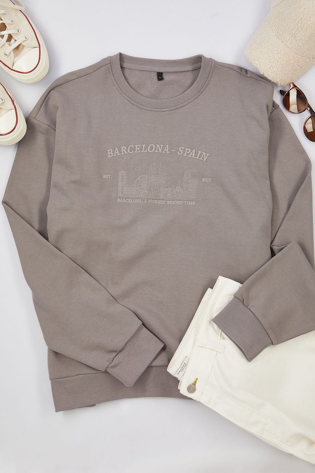 Gri Oversize/Genis Kesim City Nak?sl? Sardonsuz Sweatshirt TMNAW25SW00054 - Trendyolmilla фото 6
