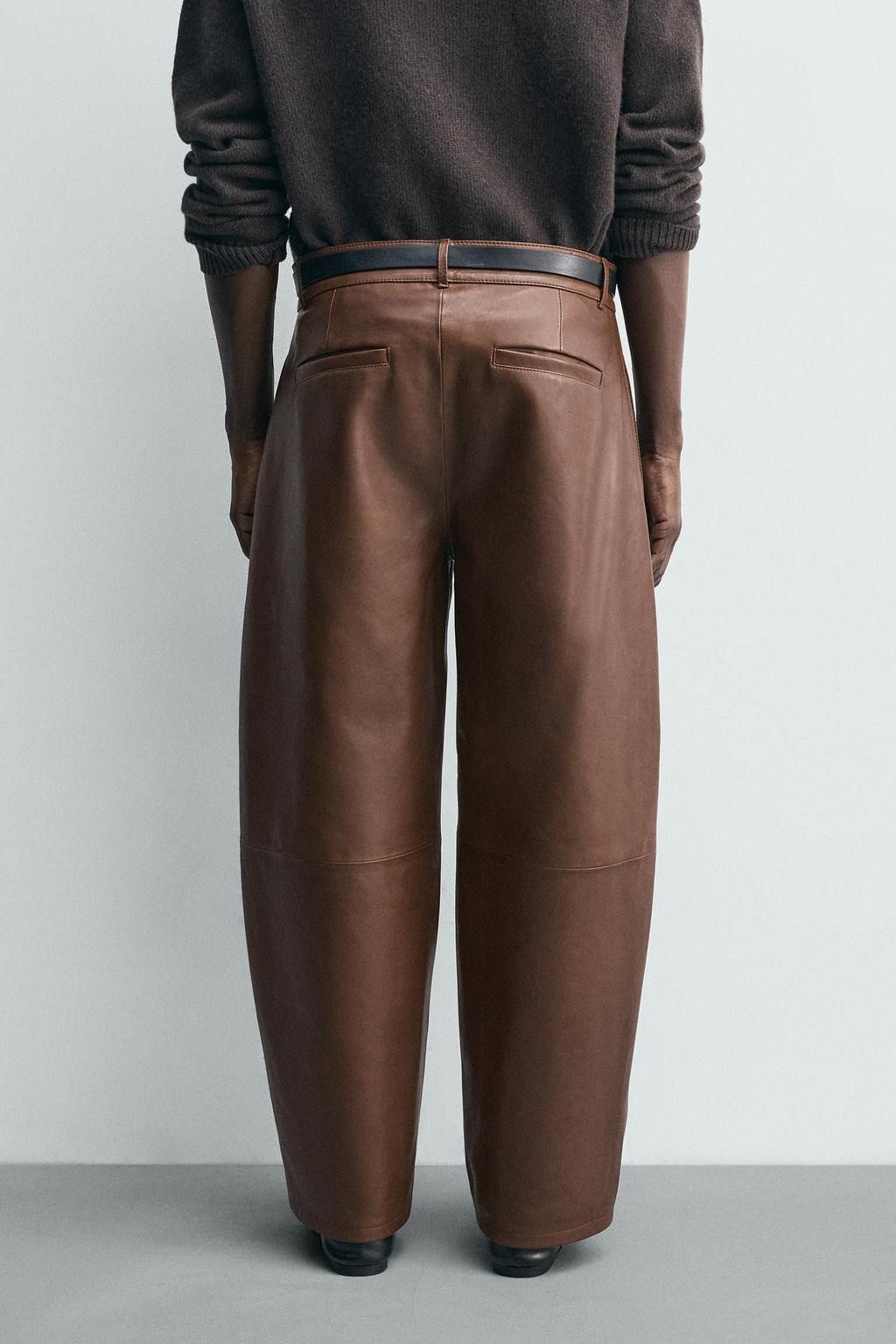 LEATHER BALLOON FIT TROUSERS - Zara фото 20