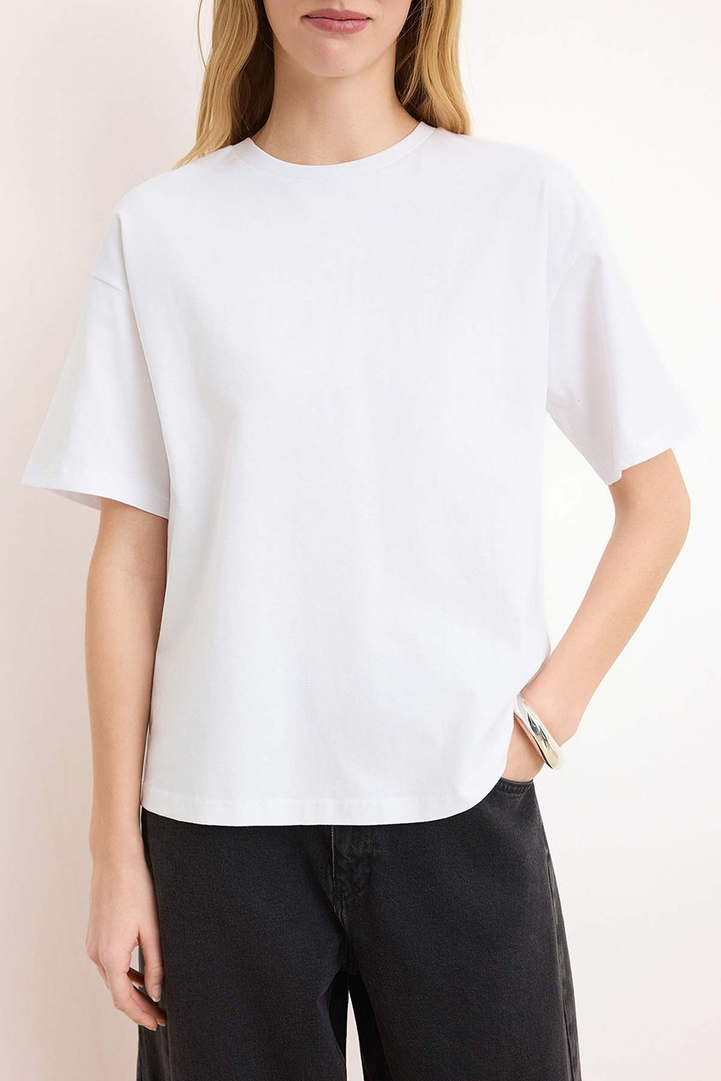 TRENDYOLMILLA Beyaz %100 Pamuk Fermuar Detayl? Relaxed/Rahat Kal?p Orme T-Shirt TWOSS24TS00272  фото 16