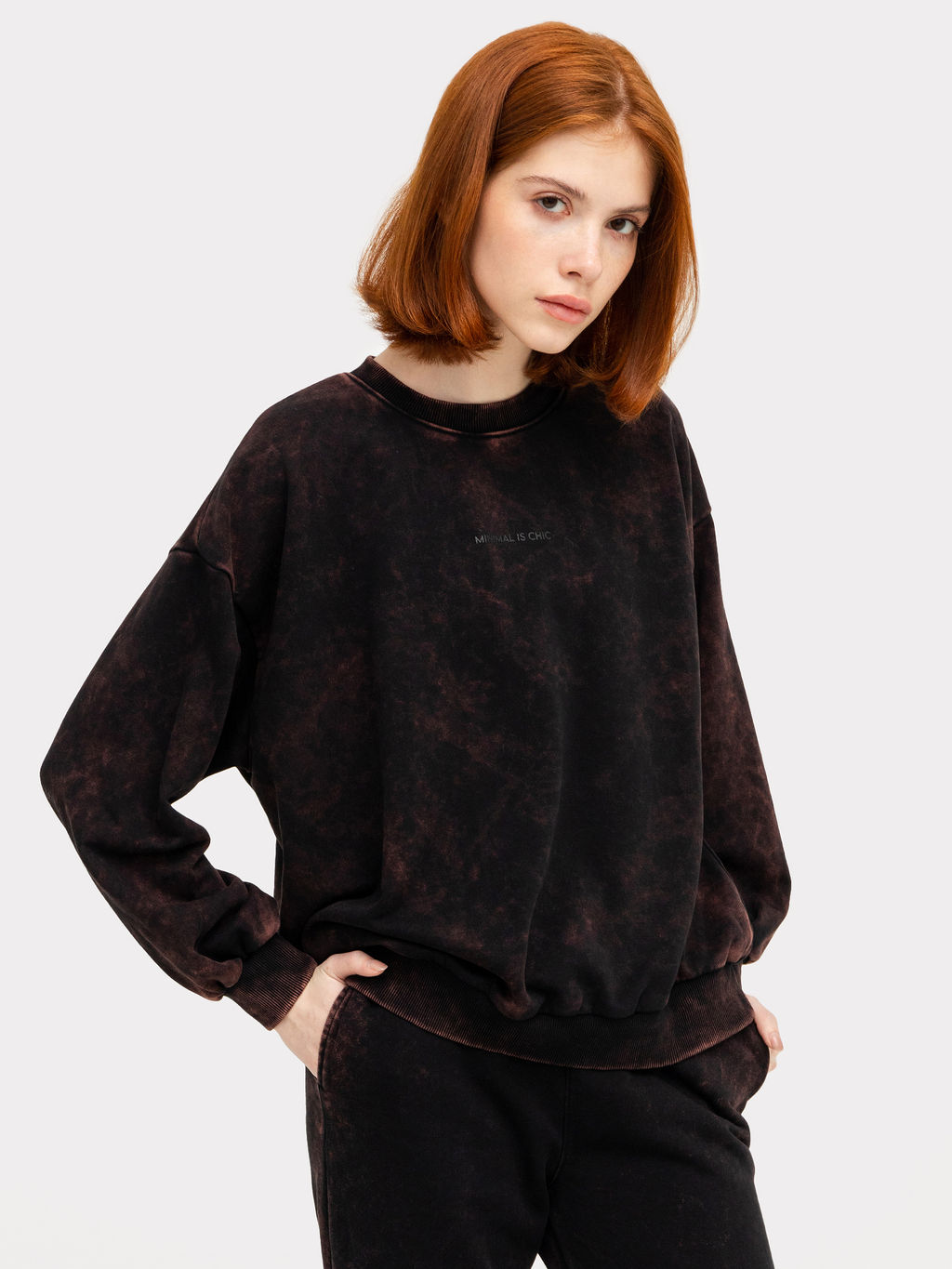 Джемпер женский в черном цвете с оригинальным принтом черная варка +печать 302743