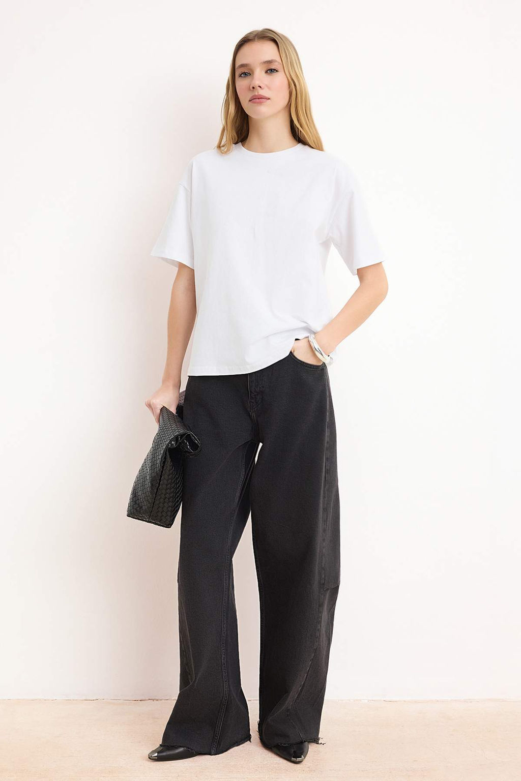 TRENDYOLMILLA Beyaz %100 Pamuk Fermuar Detayl? Relaxed/Rahat Kal?p Orme T-Shirt TWOSS24TS00272  фото 15