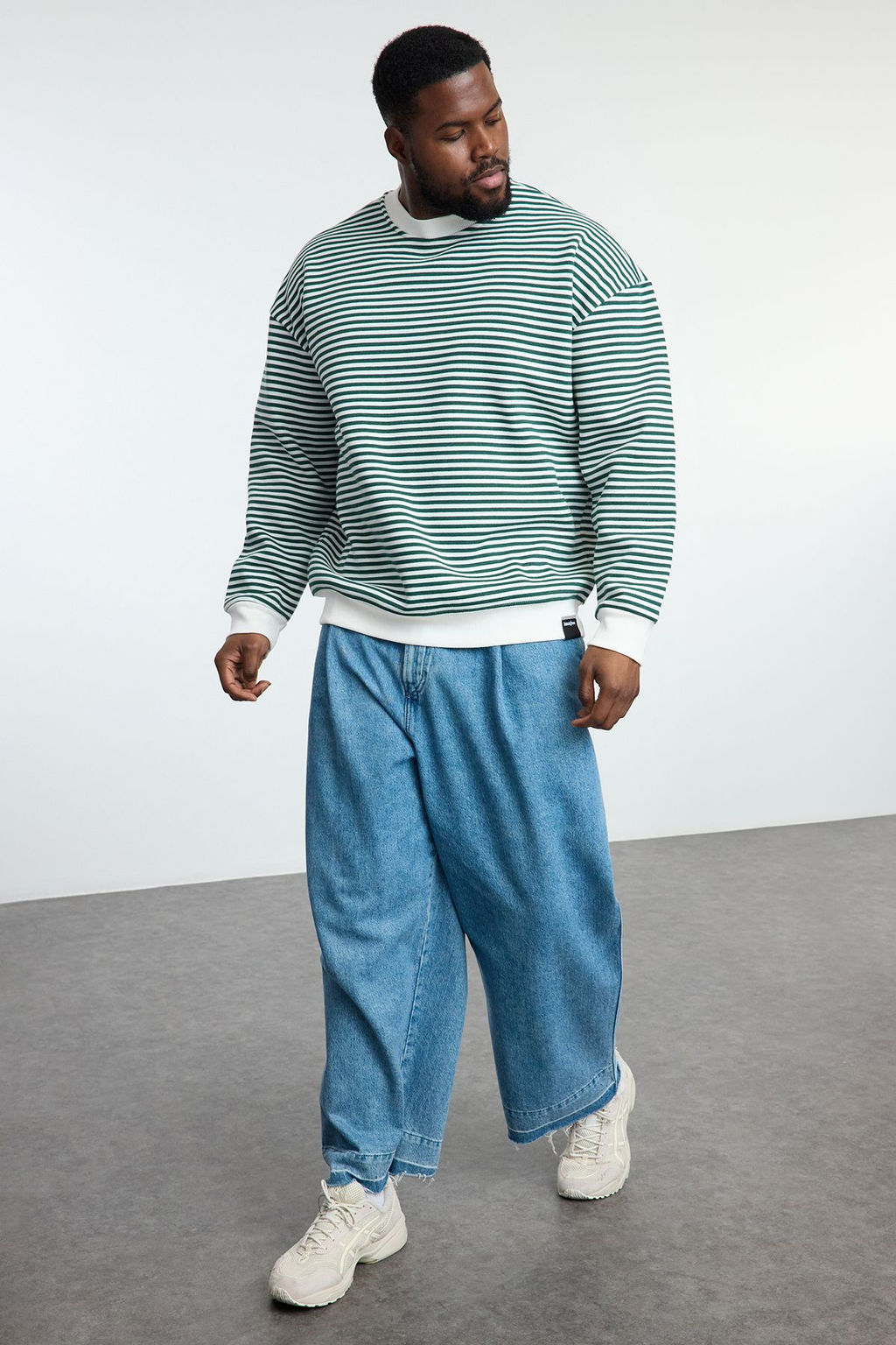 TRENDYOL MAN Buyuk Beden Siyah Oversize/Genis Kesim Cizgili Ici Polarl? Sweatshirt TMNAW25AO00017 - Trendyolmilla фото 2