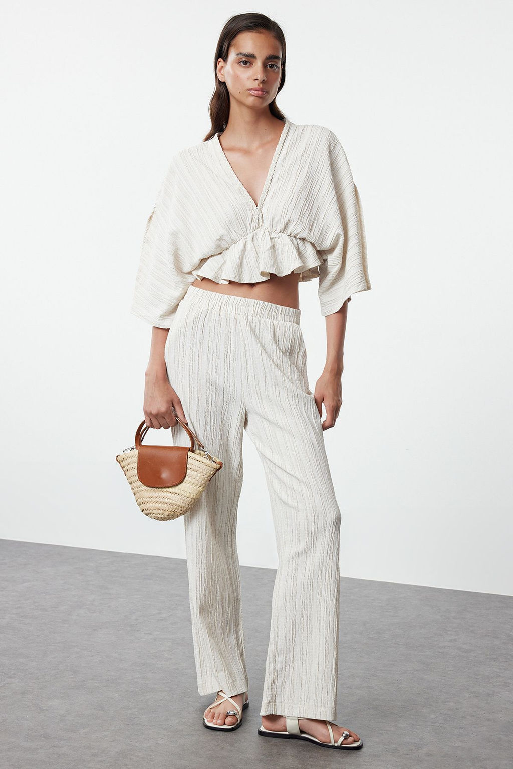 Ekru Dokulu Kumas Volanl? Dokuma Bluz TWOSS24BZ00480